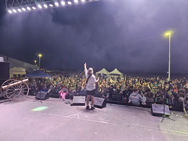 LIVE WIRE gallery image 135