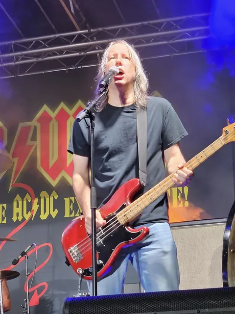 LIVE WIRE gallery image 155