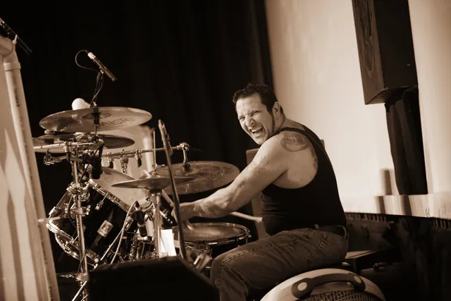 LIVE WIRE gallery image 017