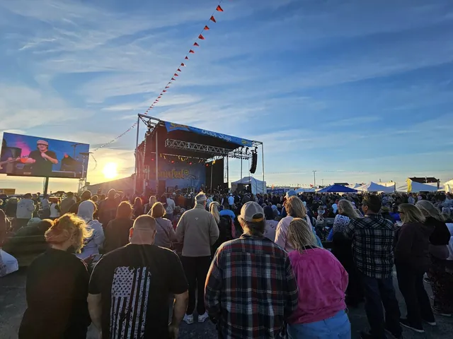 LIVE WIRE gallery image 177