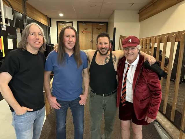 LIVE WIRE gallery image 188