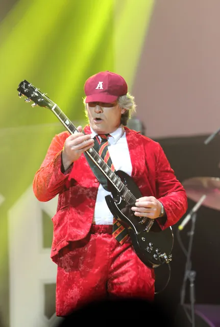 LIVE WIRE gallery image 022