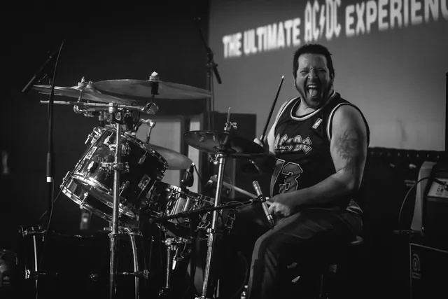 LIVE WIRE gallery image 024