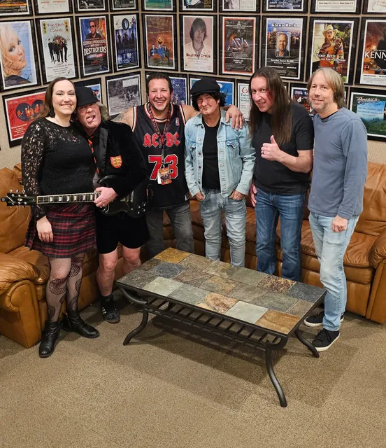 LIVE WIRE gallery image 032