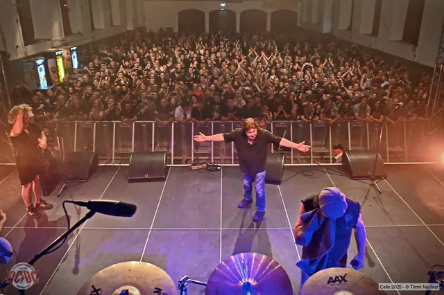 LIVE WIRE gallery image 036