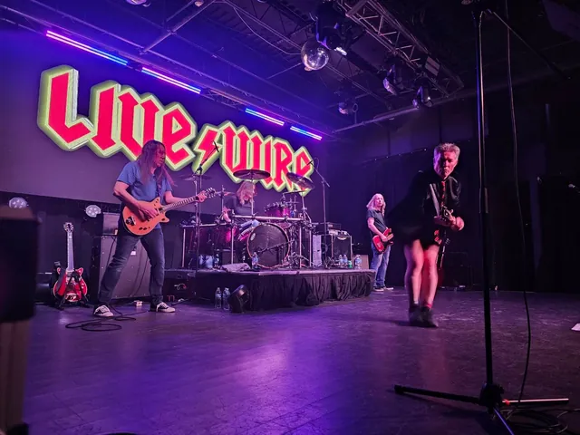 LIVE WIRE gallery image 038