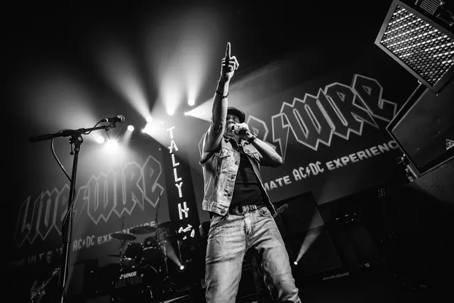 LIVE WIRE gallery image 050