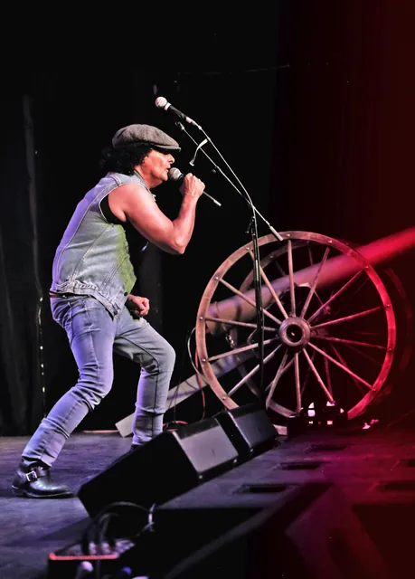 LIVE WIRE gallery image 007