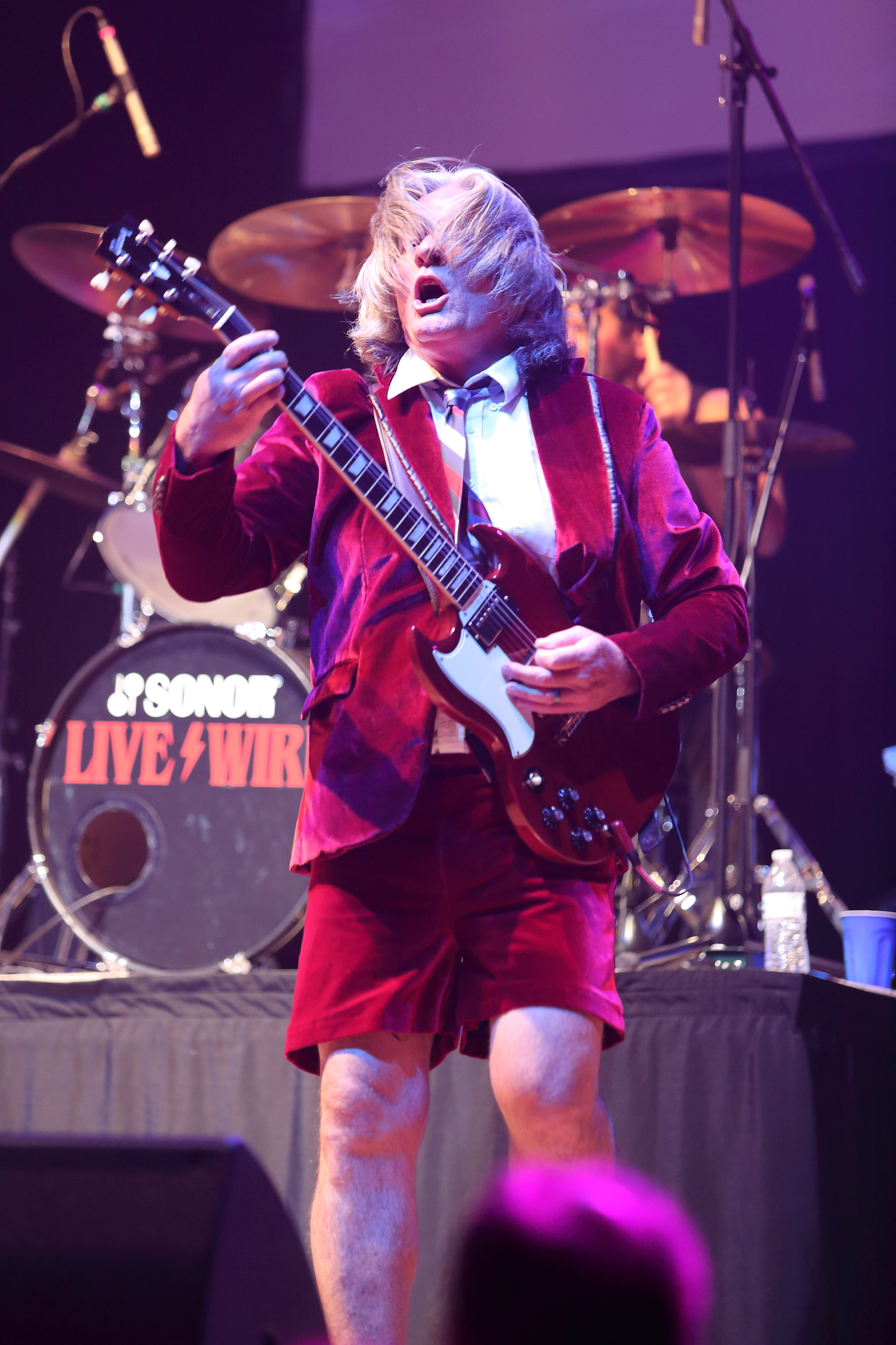 Mike Hughes LIVE WIRE lead guitarist